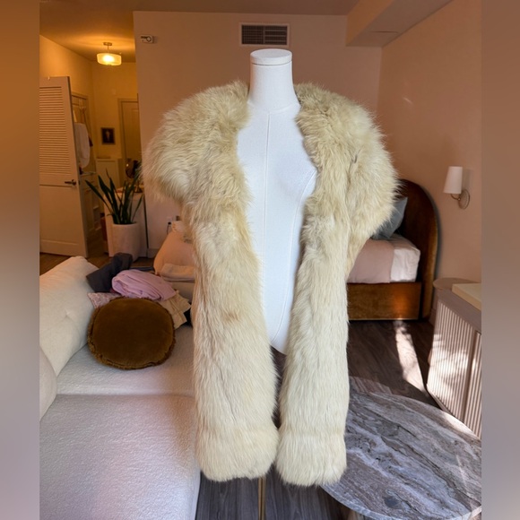 Stunning! Vintage Rare Large genuine Fur Shawl Capelet Silk Beige Off White Long